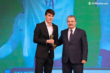   Элдор Шомуродов — лучший футболист Узбекистана-2019